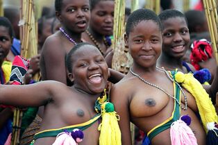 ebony girls dancing nude